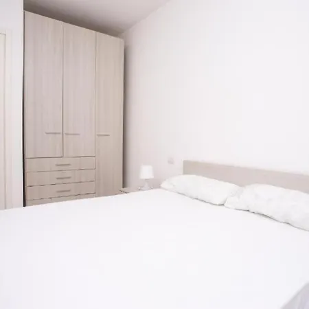 Nuovo Trilocale Con Giardino, - S014 * 锡罗洛